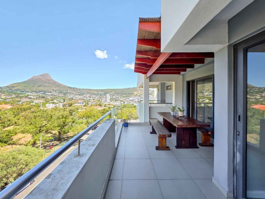 2 Bedroom Property for Sale in Vredehoek Western Cape